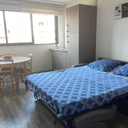 Frejus, Studio Dans Residence Avec Piscine Exterior foto